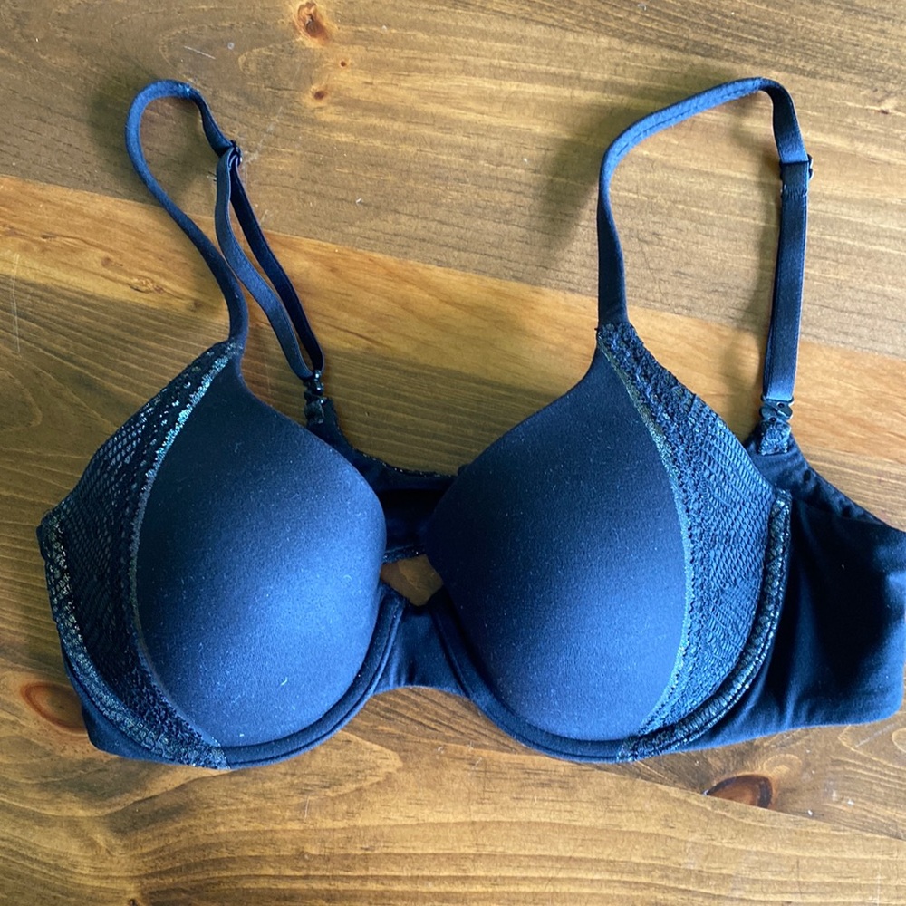 Victoria secret Body Bra 34C